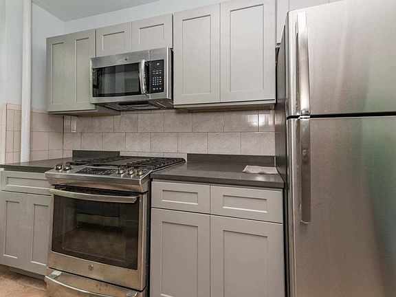 4th image of 2425 27th St APT 3-1