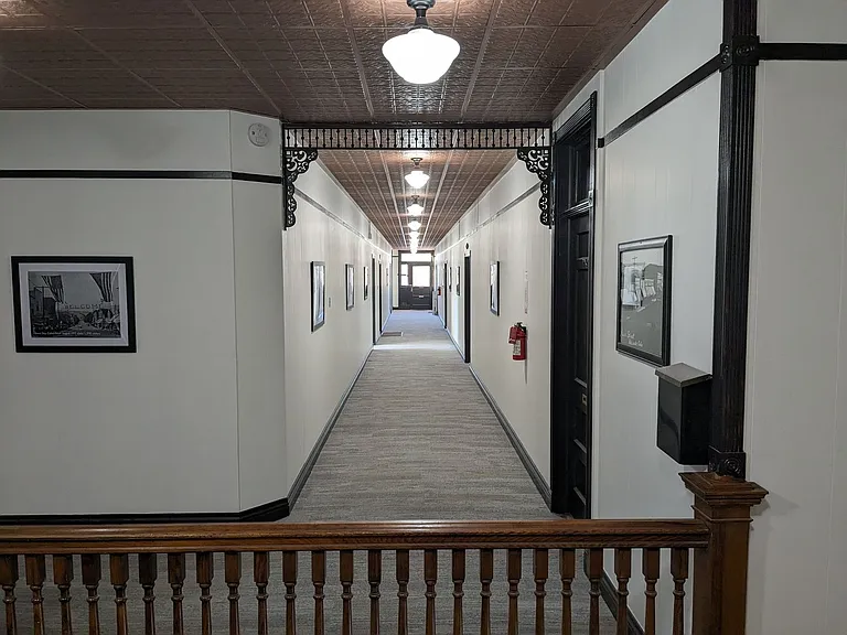 305 Main St — Photo 4
