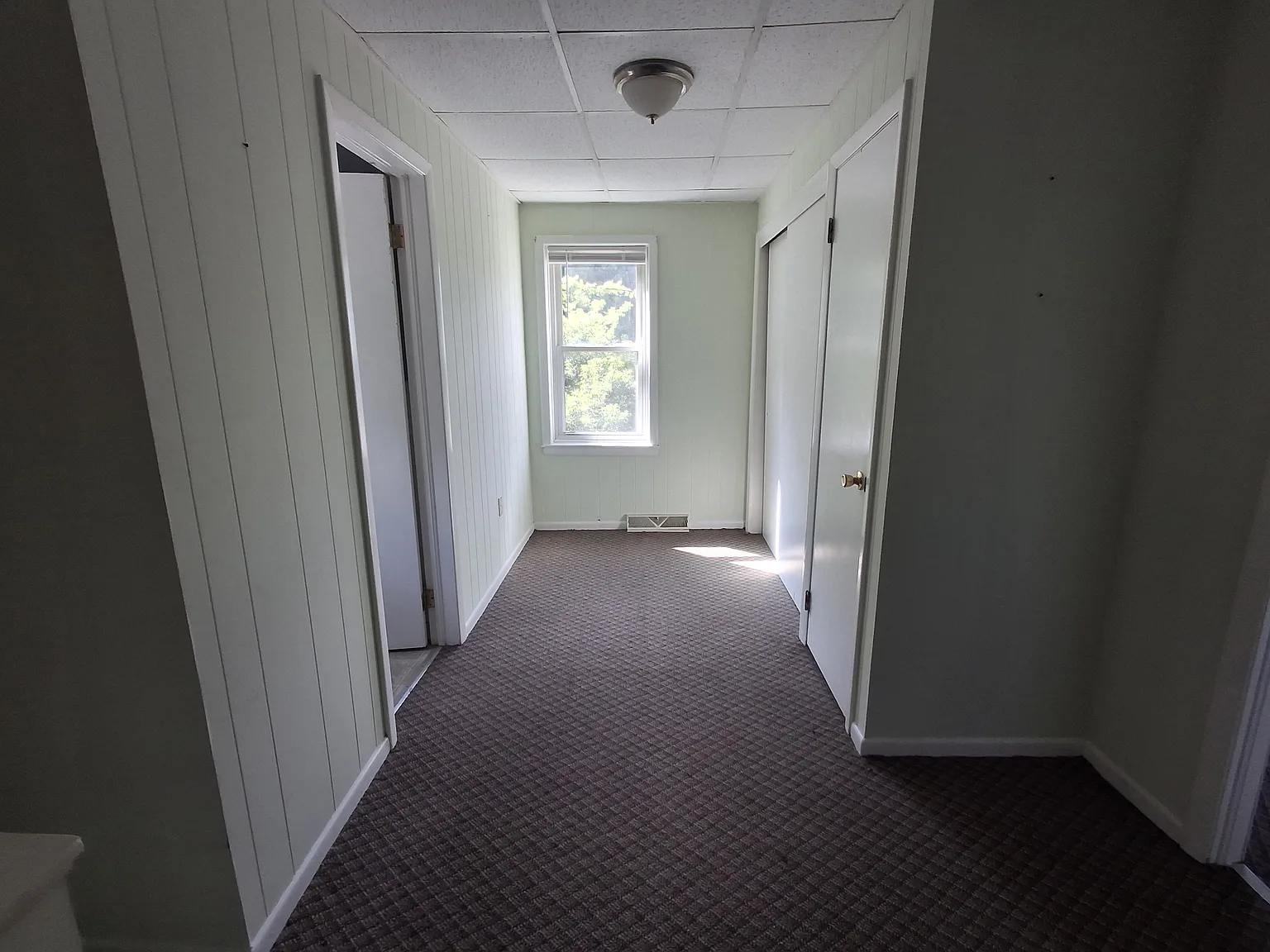 2 bed, $1,050 — Photo 2