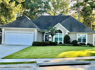 10825 Pinewalk Forest Cir, Alpharetta, GA 30022