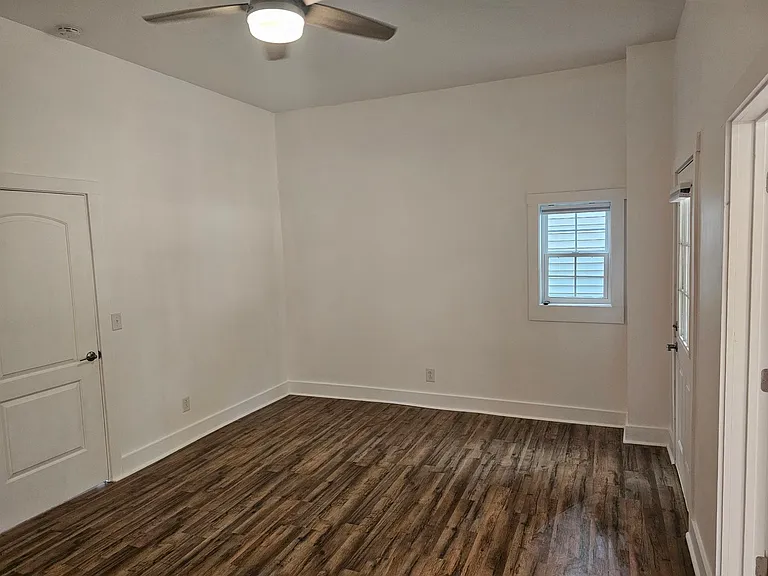 1616 Ellwood Ave #F1 — Photo 32