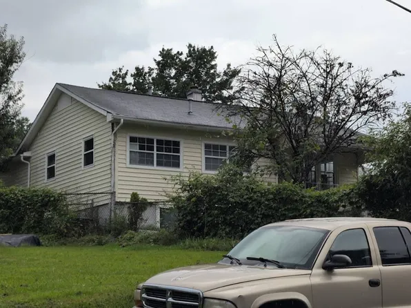 130 Johnson Rd, Oak Ridge, TN 37830