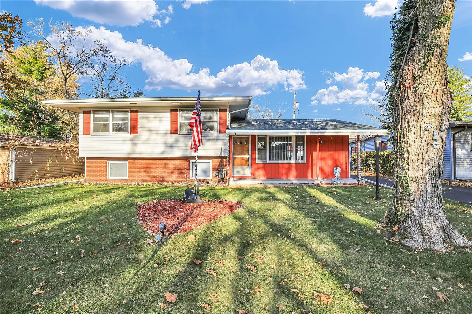 1214 Eastern Dr photo 1
