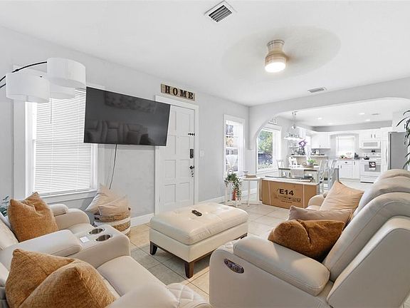 3rd image of 3144 W CORDELIA STREET