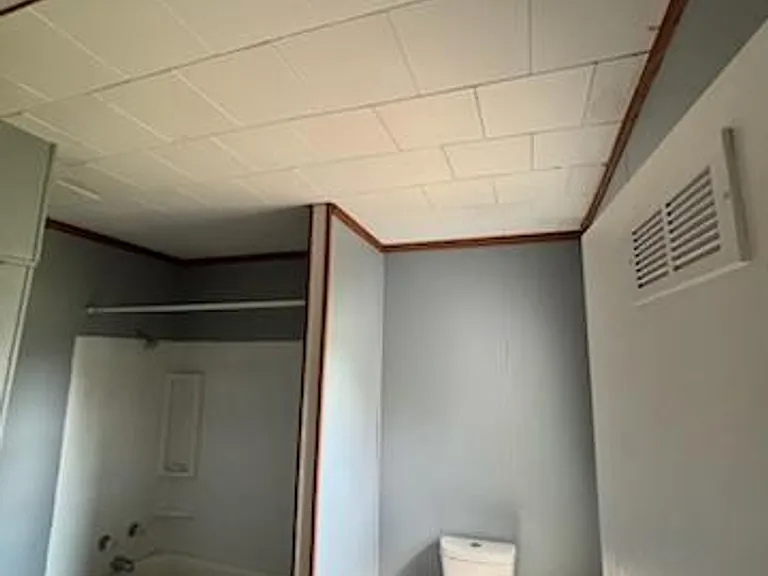 5600 W Kilgore Ave — Photo 10