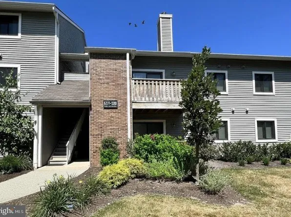 5220 Ravens Crest Dr, Plainsboro, NJ 08536