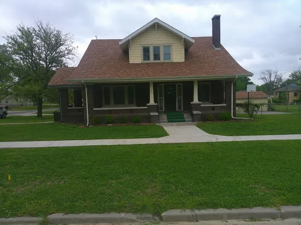 603 S 9th St, Humboldt, KS 66748