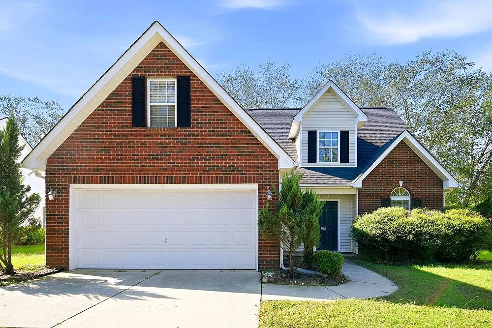 4 bed, 2.5 bath, 1660 sqft, $2,090 — Photo 1