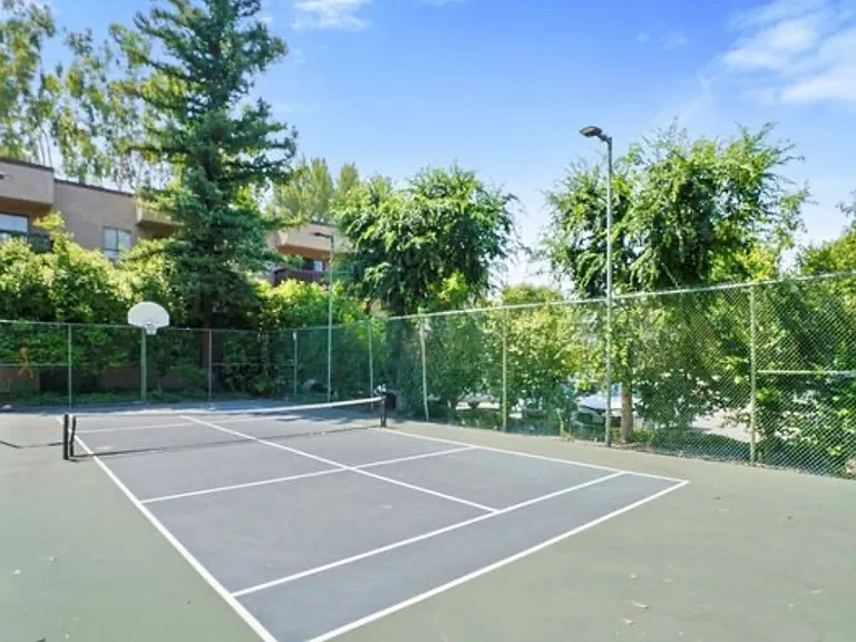 22100 Burbank Blvd #333D — Photo 13