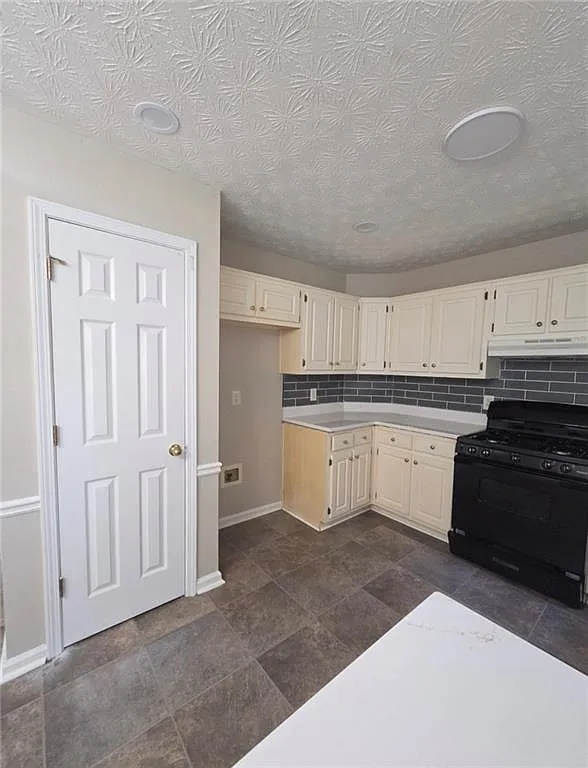 3 bed, 1404 sqft, $2,000 — Photo 4