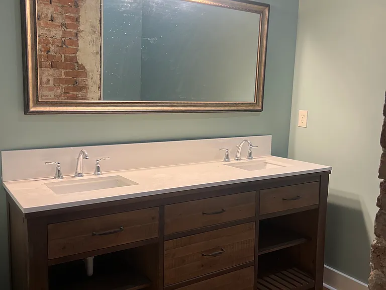 407 E High St — Photo 10