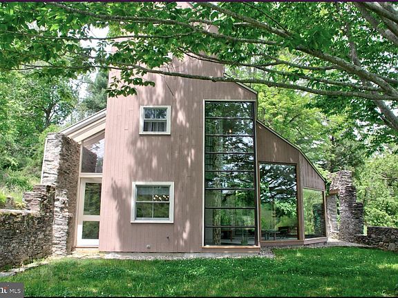 4th image of 1028 Lieds Rd