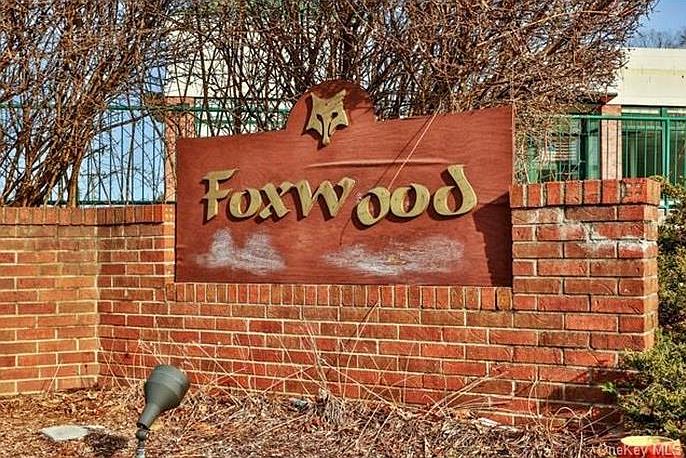 1st image of 130 Foxwood Cir