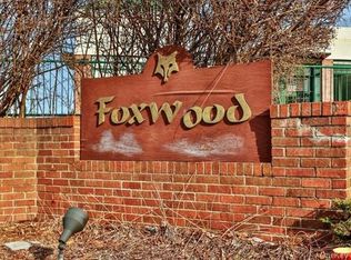 130 Foxwood Cir, Mount Kisco, NY 10549