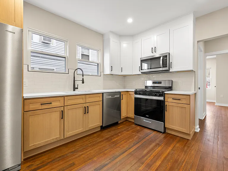 218 Ampere Pkwy #1 — Photo 8