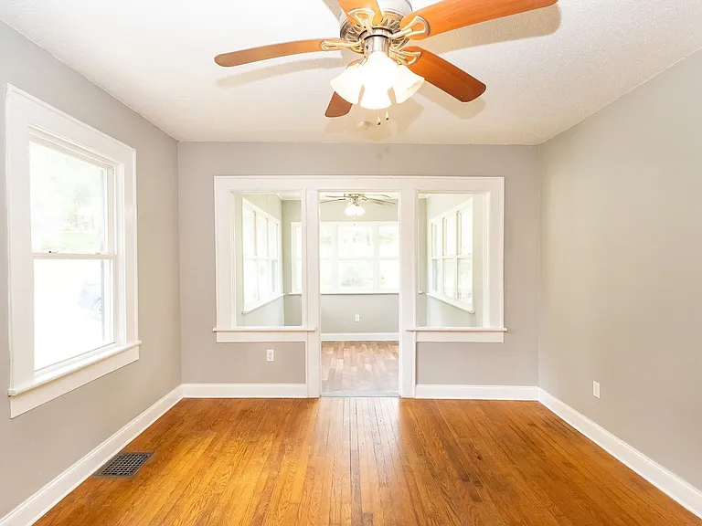 1812 John Ross Rd — Photo 5