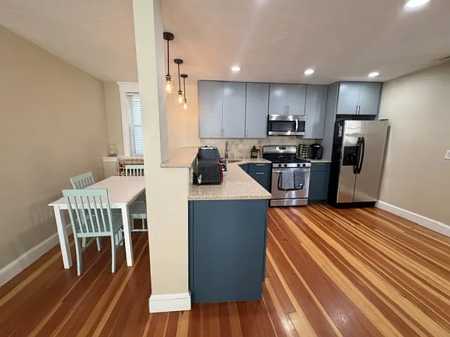 211 W 8th St #2 — Photo 8