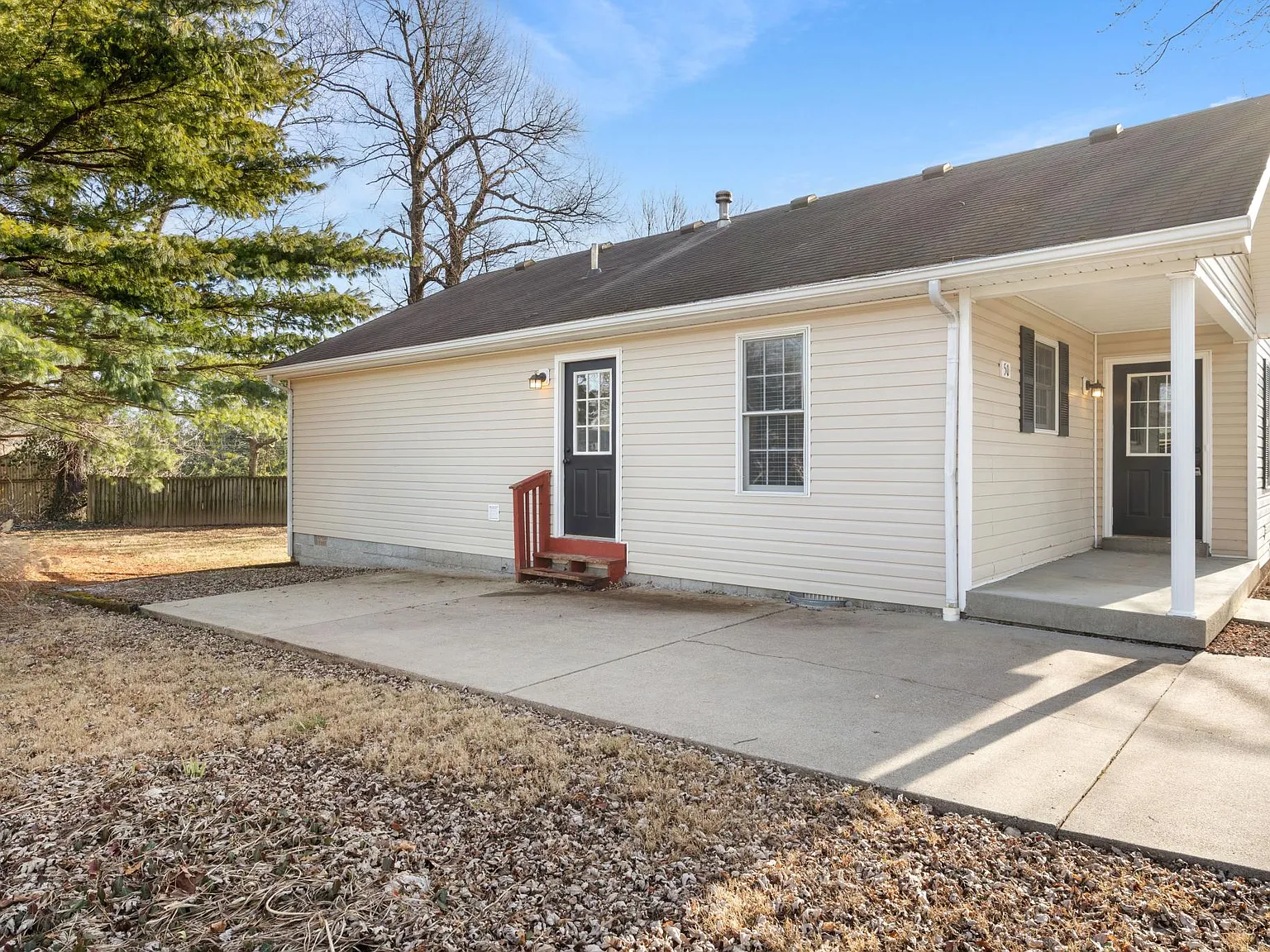 50 Lovall Ln — Photo 2