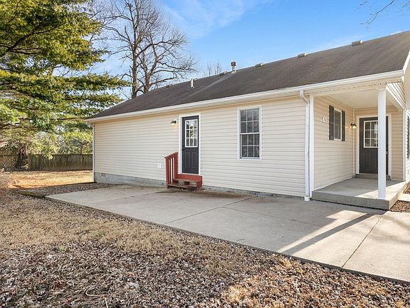 2nd image of 50 Lovall Ln