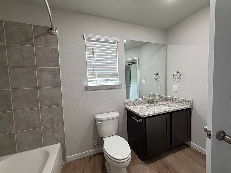 466 Emma Dr — Photo 20