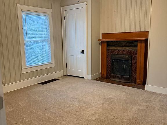 4th image of 2312 Foster Ave