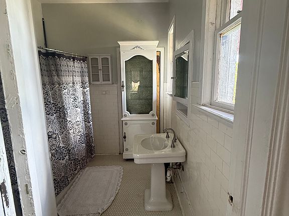 4th image of 4514 NE 1st Ave #3