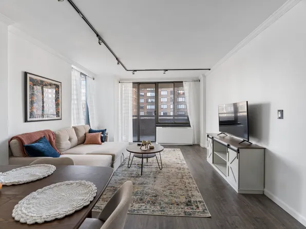 157 East 32nd Street image 2 of 16