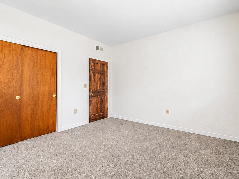 652 Windermere Blvd #C — Photo 8