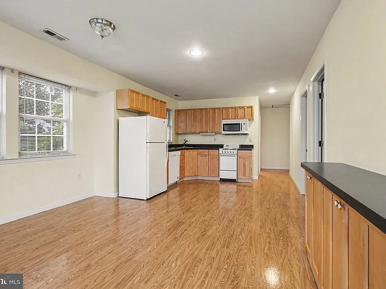 1702 Oakfield Ave — Photo 7