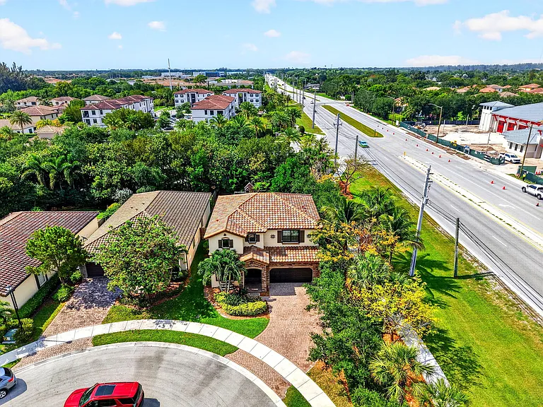 9062 Gulf Cove Dr — Photo 65