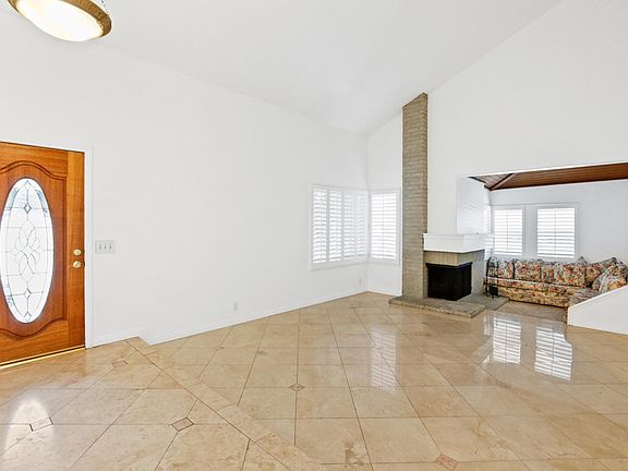 3rd image of 23332 Desert Wood St