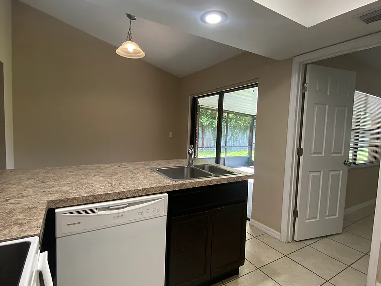 917 Sunshine Way SW — Photo 33