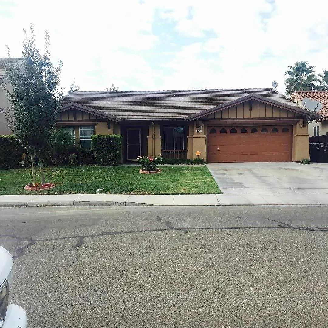 1221 Flicker Ln photo 1