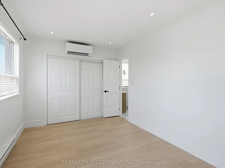 105 Cavell Ave — Photo 22