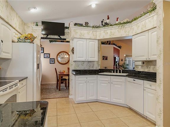 3rd image of 7128 Lake Eaglebrooke Way