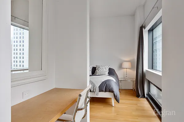 Sold by Elegran | media 21