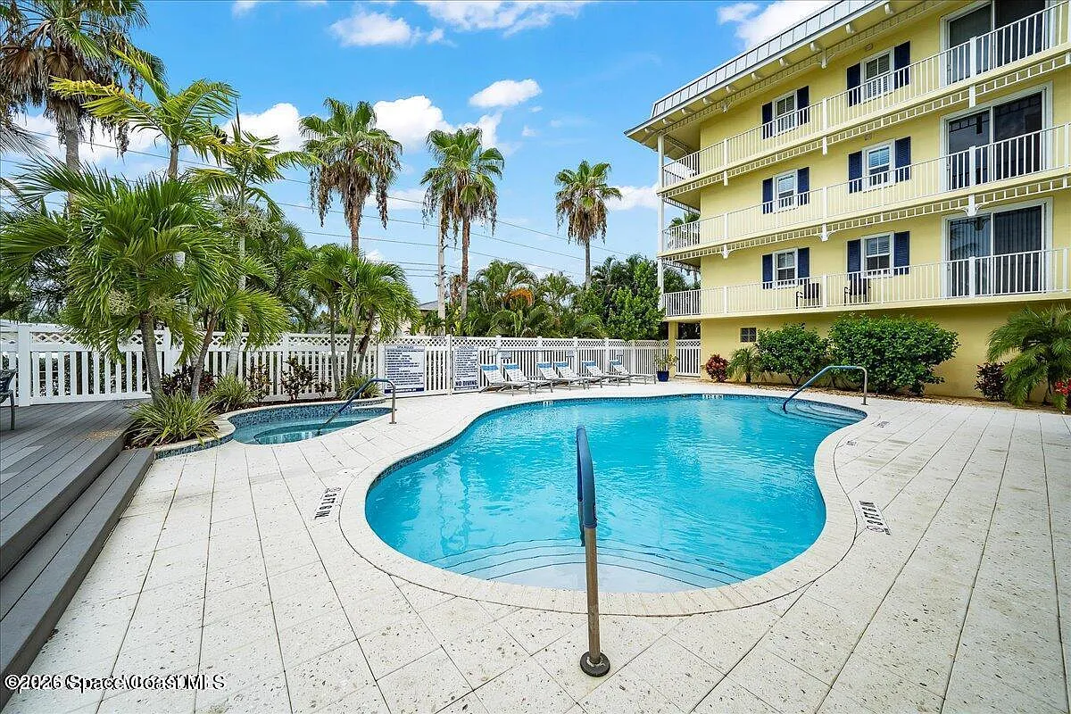 3 bed, 3.0 bath, 2682 sqft, $5,000 — Photo 3