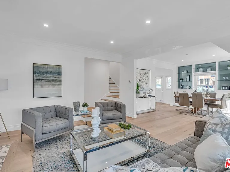 135 S Linden Dr — Photo 2
