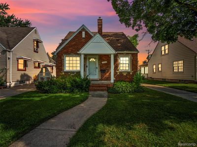 23812 Buckingham St, Dearborn, MI, 48128