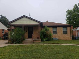 1126 Inverness Dr, Wichita, KS 67218