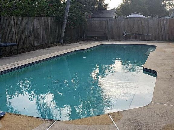 3rd image of 3342 Hillmont Cir