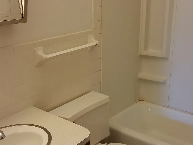 2301 W 4th St #2 — Photo 6