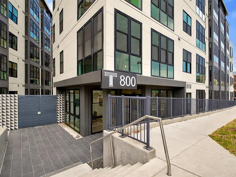 800 Embassy Dr #513 — Photo 4