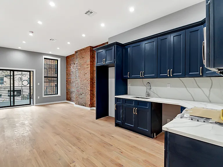 707 Lafayette Ave #2 — Photo 4