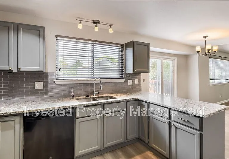 4849 N Foxtail Dr — Photo 9