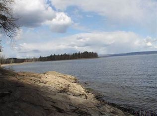 4 Bayview Rd, Mayfield, NY 12117