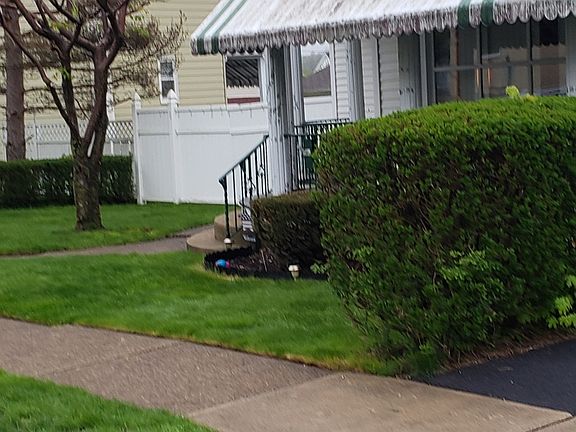 3rd image of 646 Lincoln St