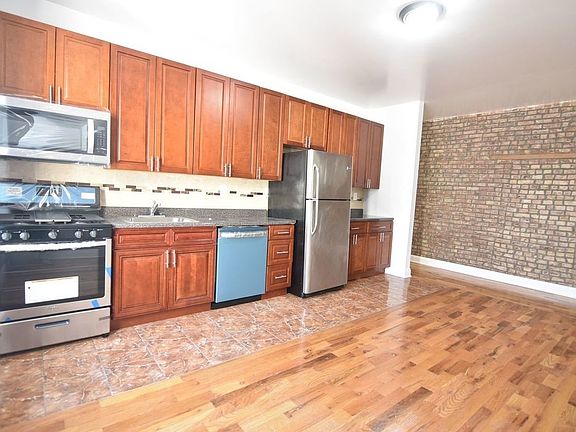 3rd image of 38 Fort Washington Ave #68