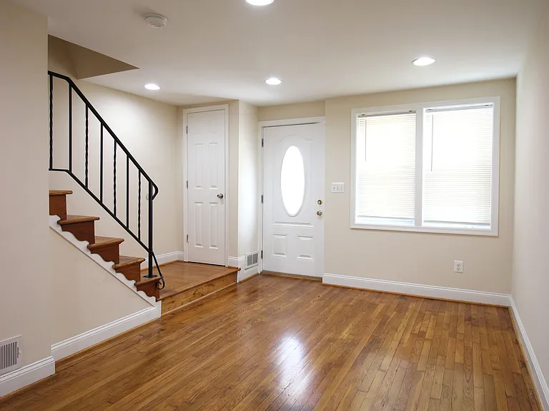 1008 Parksley Ave — Photo 2