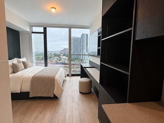 4th image of 20 NE 11th St Unit 1503B
